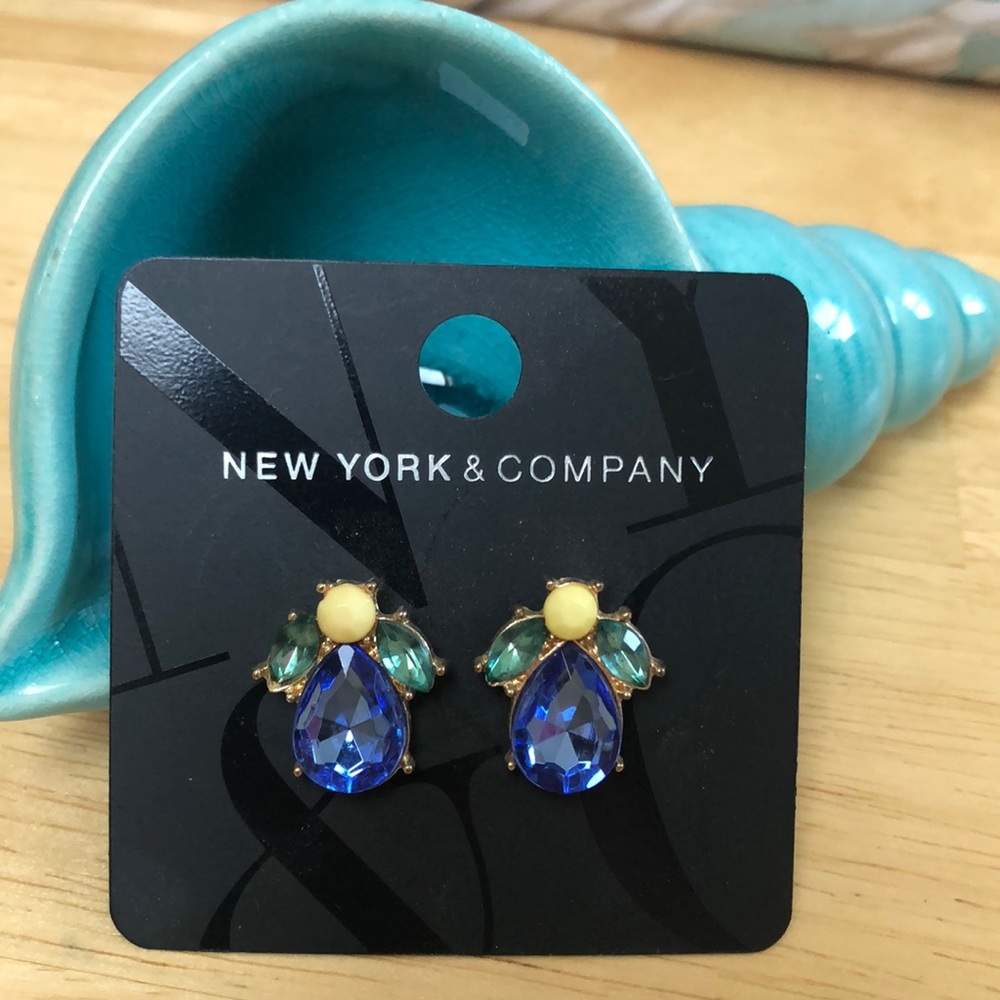 NY&CO 🎉NWT 🎉Beautiful Earrings